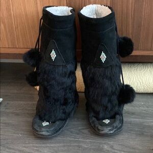 Suede Mukluks - Woman’s - Size 7